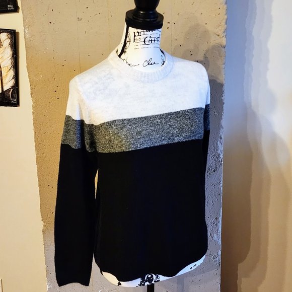 Old Navy Petite Colorblock Striped Long Sleeve Cozy Knit Crewneck Sweater - Picture 4 of 6